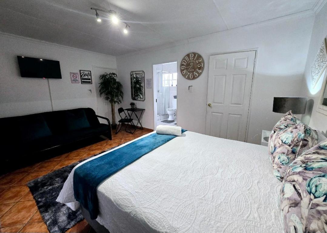 Zhantique Guest House 1- Unit 5 Boksburg Luaran gambar