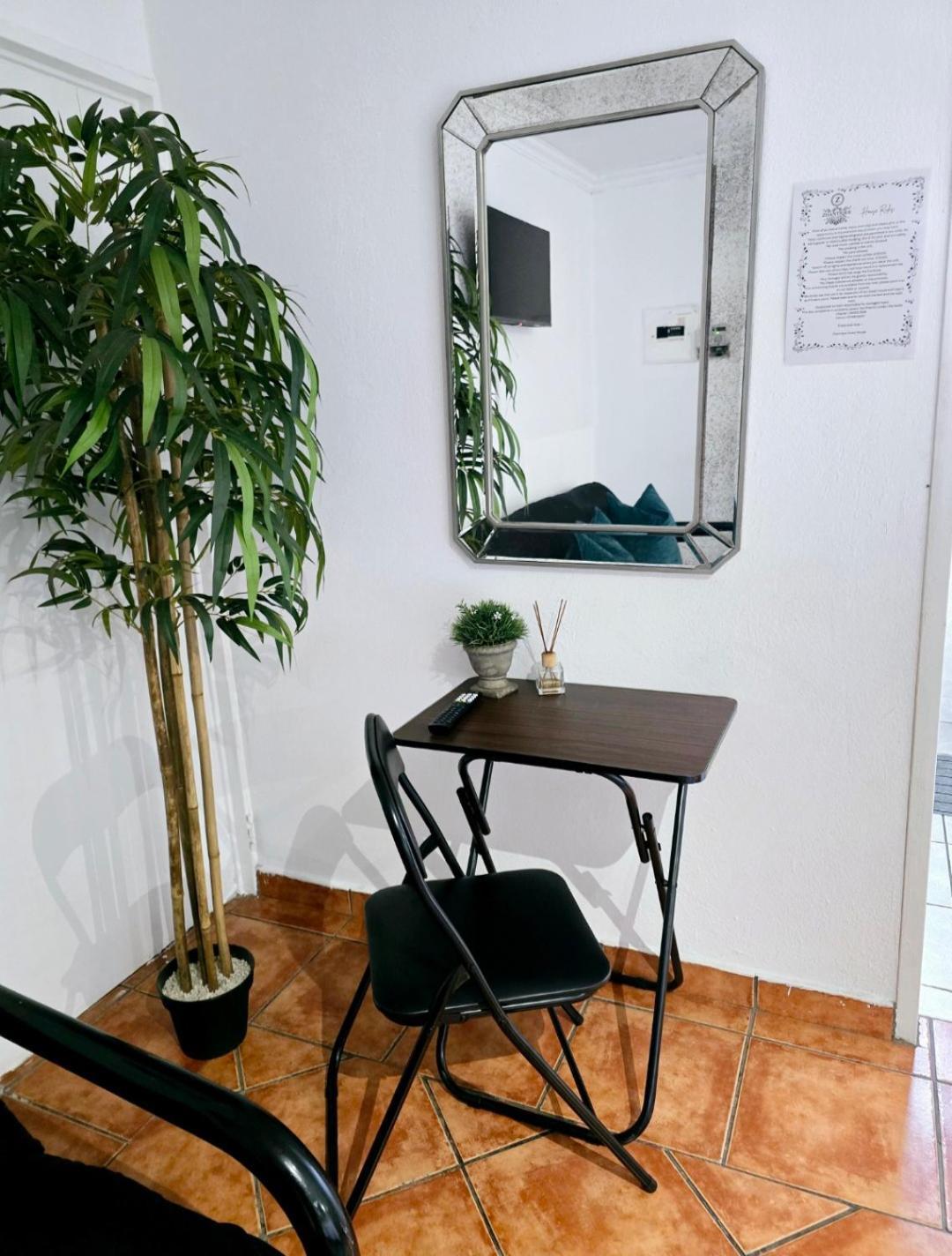 Zhantique Guest House 1- Unit 5 Boksburg Luaran gambar