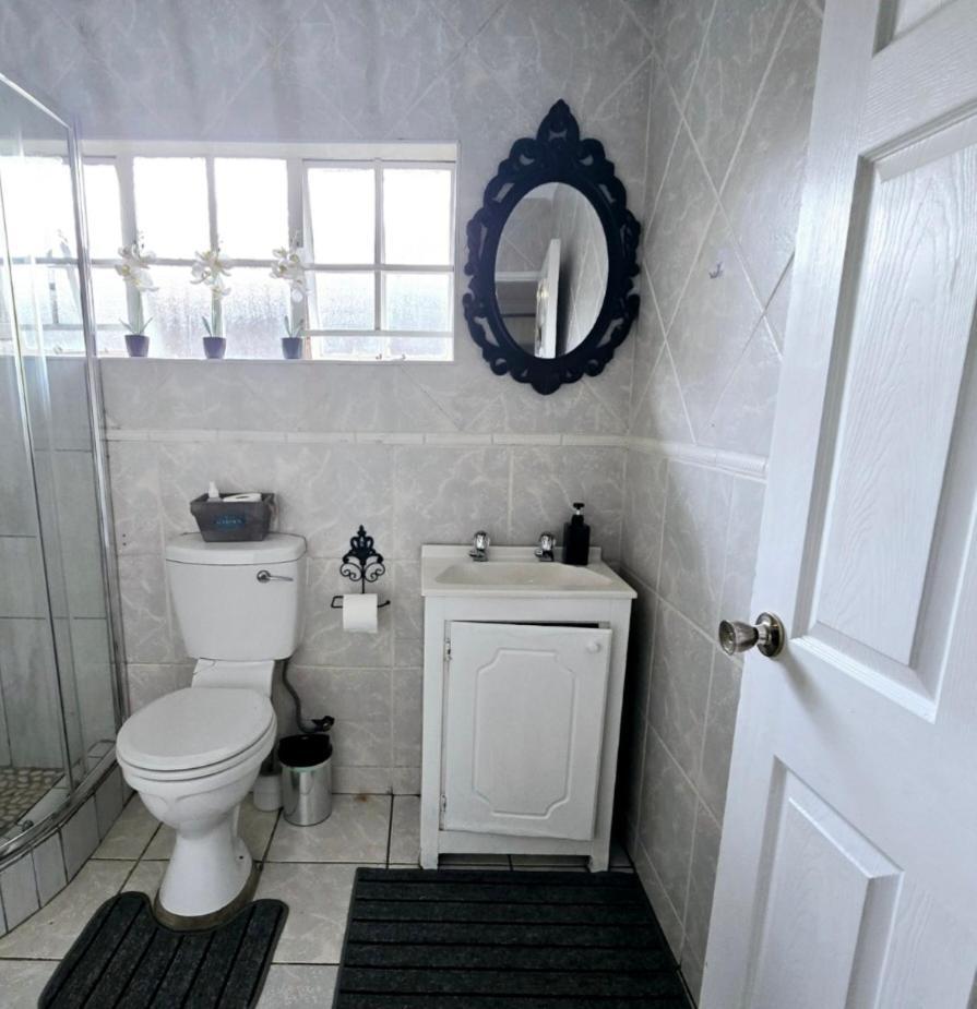 Zhantique Guest House 1- Unit 5 Boksburg Luaran gambar